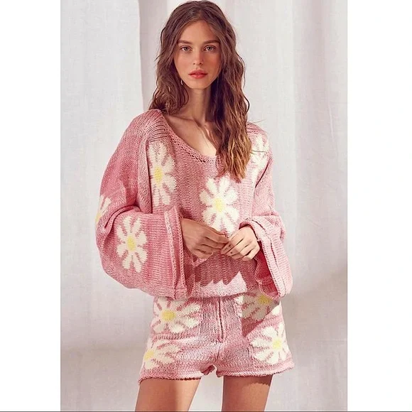 NWT! In Bloom Daisy Print Sweater - Picture 7 of 13